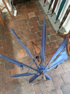 Restauration ombrelle avant - la maison des parapluies